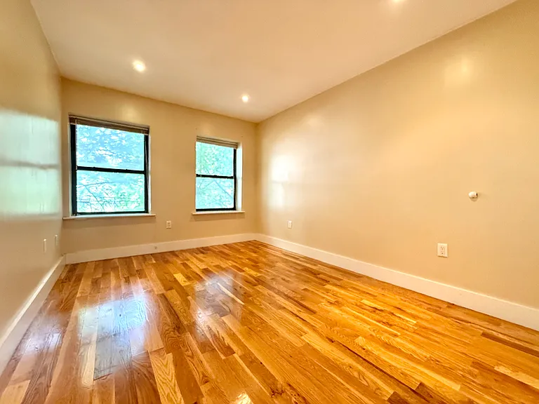 1069 Bergen St #1R — Photo 4