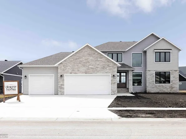 3056 Prairie Farms Cir S, Fargo, ND 58104