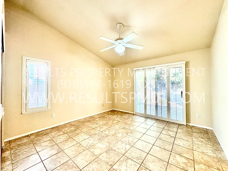 3413 Cobblestone Dr — Photo 22