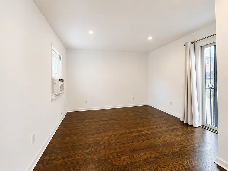 532 E 83rd St #5F — Photo 3