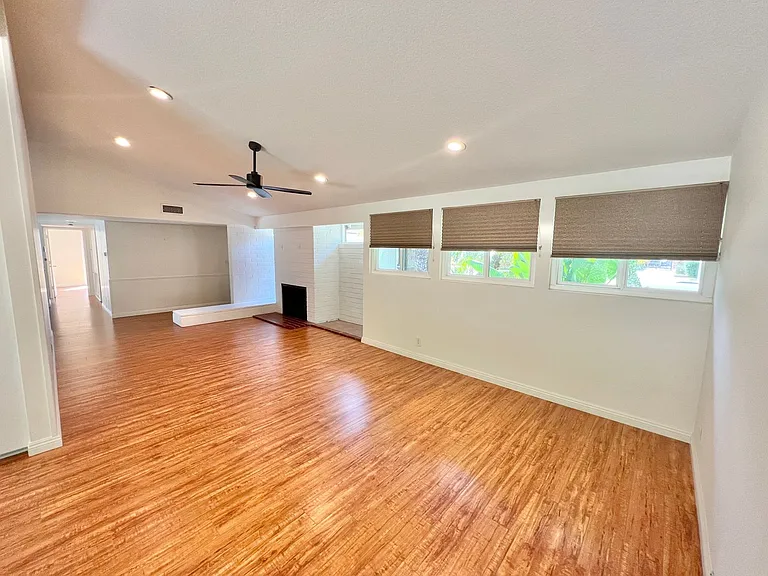 11332 Donovan Rd — Photo 2