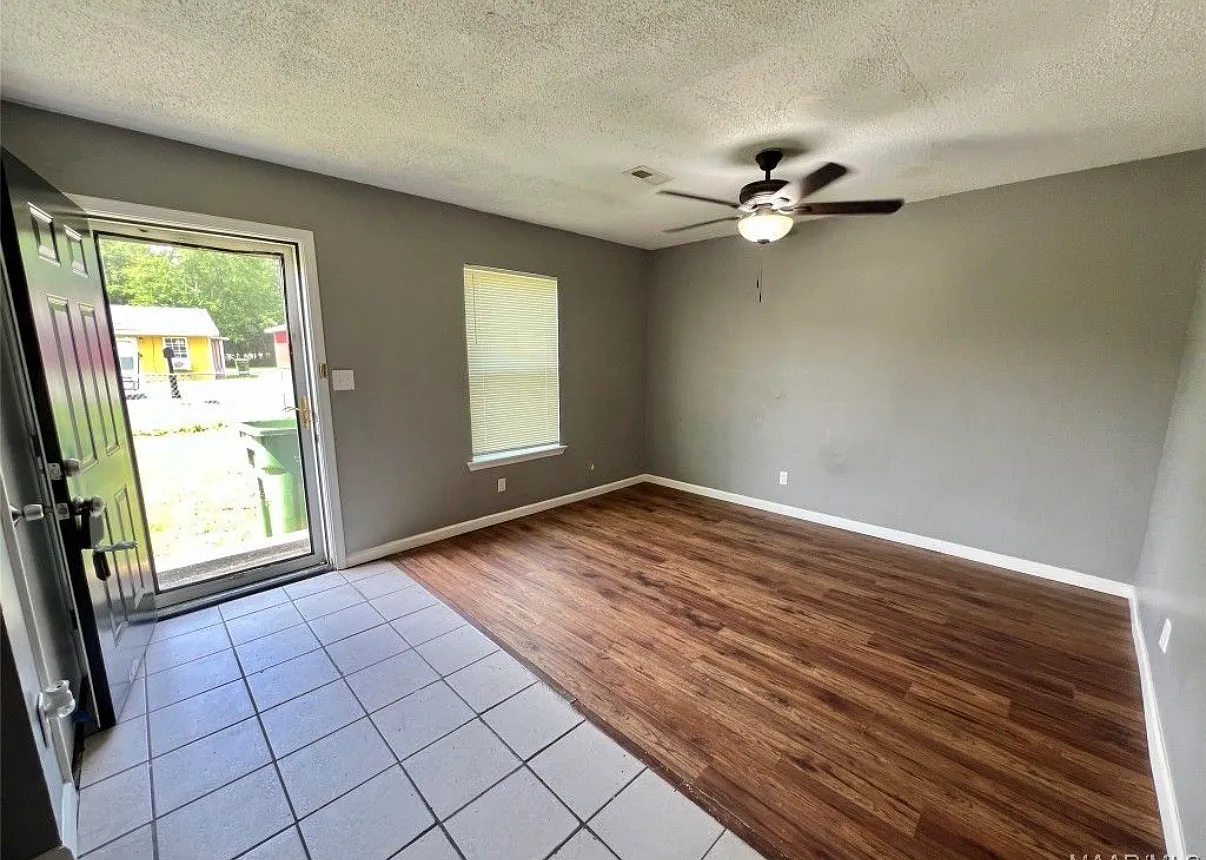 429 Edward Street — Photo 3