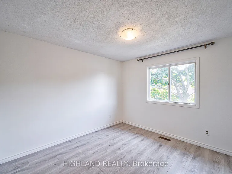 6455 Tisler Cres — Photo 21
