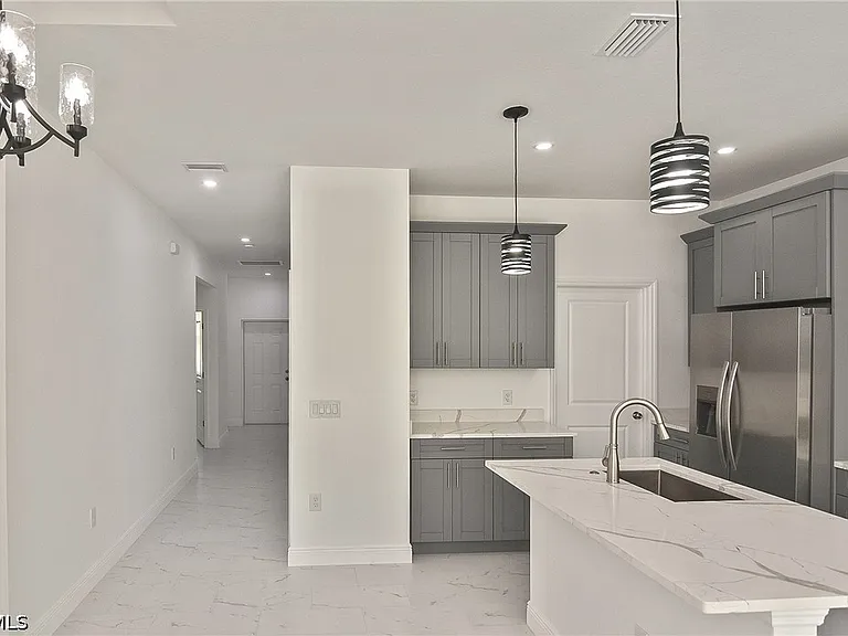 3034 Price Ave — Photo 3