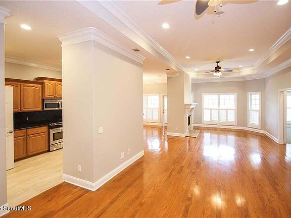3rd image of 130 Montrose