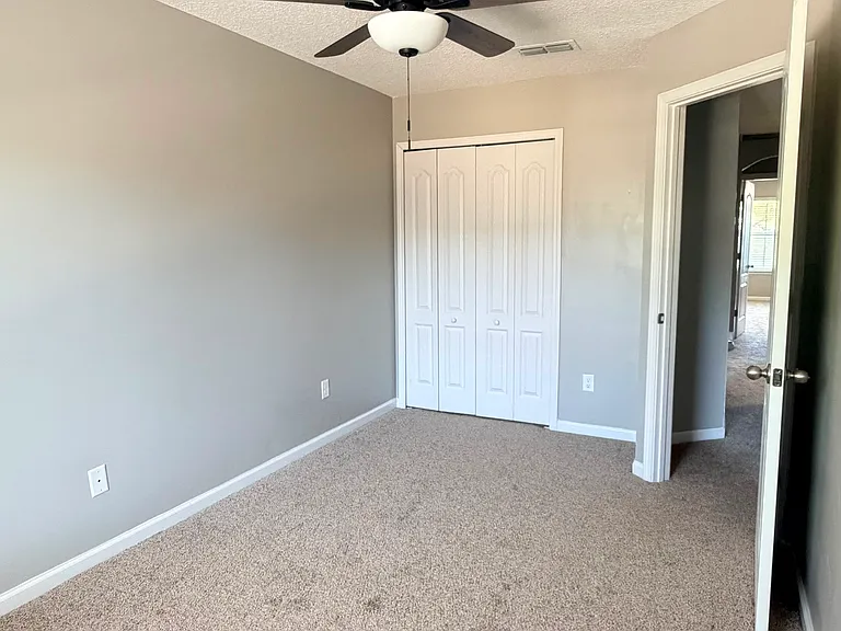 2755 Hollybrook Ln — Photo 22