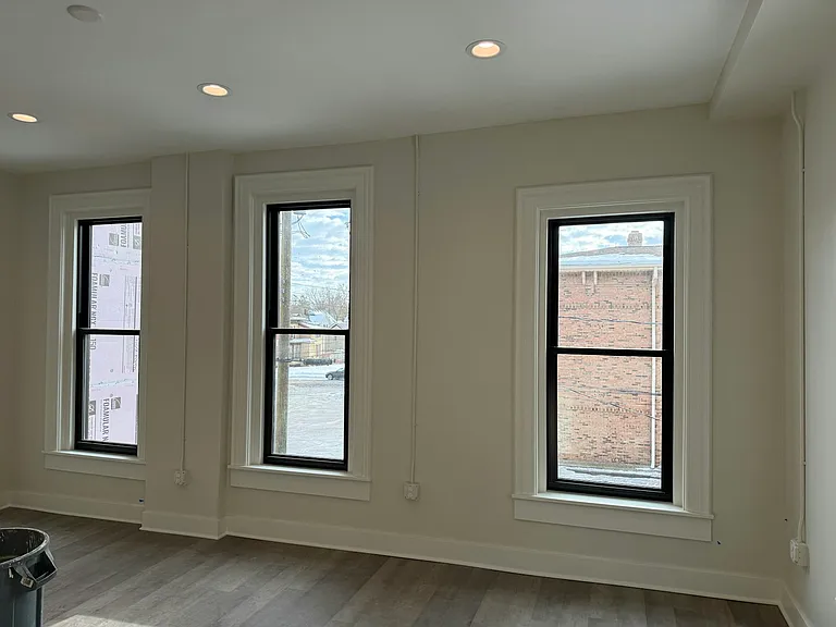 106 E Erie St #2A — Photo 5
