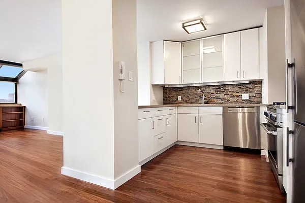 Rented by Corcoran | media 17