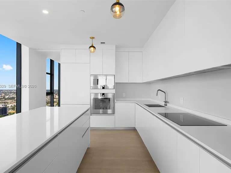 700 NE 24th St #Penthouse 6005 — Photo 4