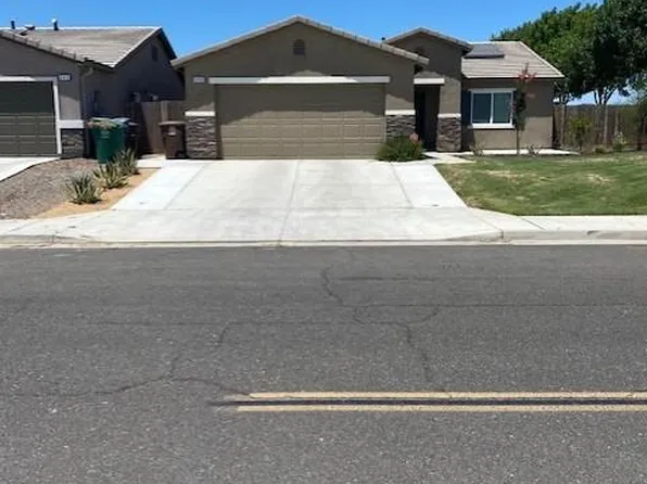 540 Camellia Dr, Chowchilla, CA 93610