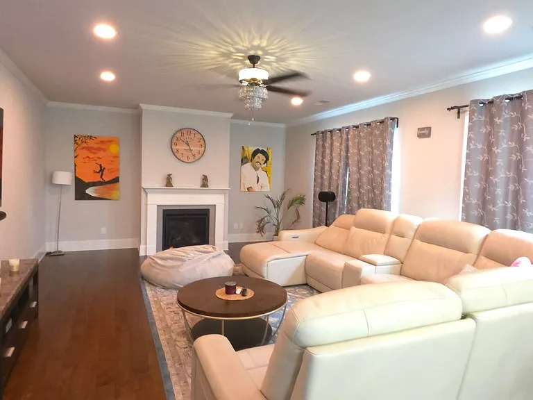 4358 Mantova Dr — Photo 3