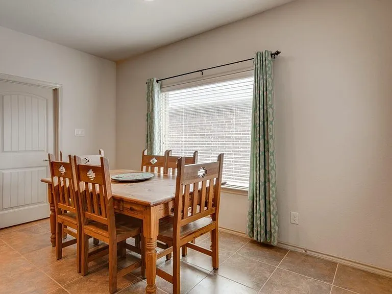 4624 Lazy Oaks St — Photo 16