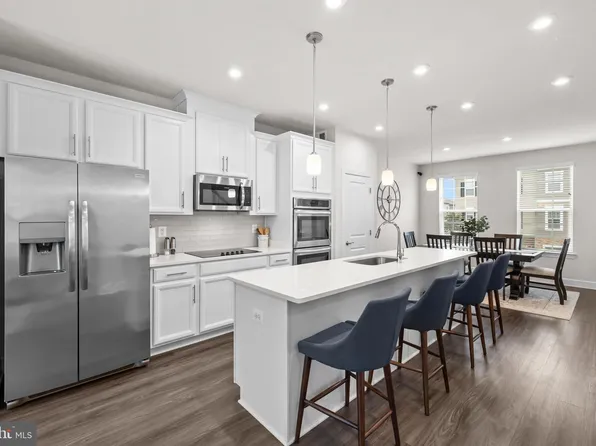 10725 Shadewell Spring Way, Manassas, VA 20112