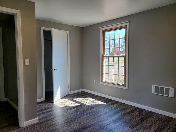 2nd image of 107 Walnut St