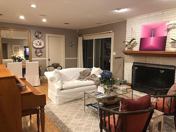 Living room / Dining Area