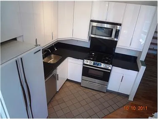 Rented by Douglas Elliman | media 19