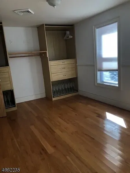 2 bed, 700 sqft, $1,700 — Photo 3