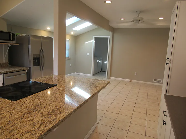 5859 S Curtice St — Photo 10