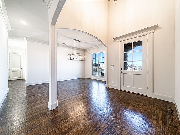 5th image of 5504 Willow Wood Ln