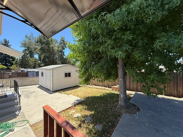 19227 Vaughn Ave — Photo 17