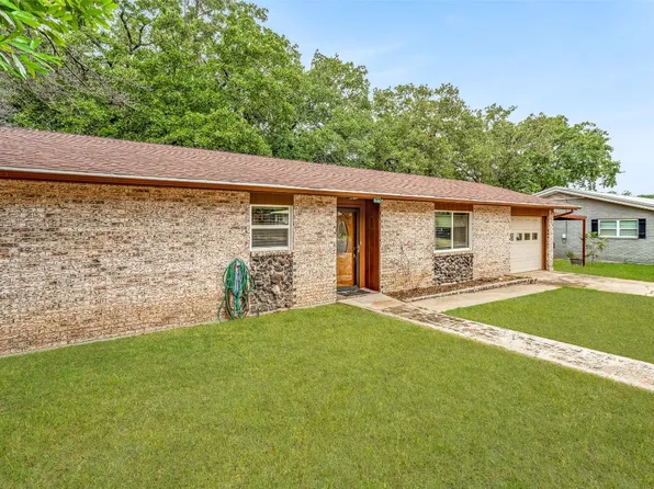 632 S Bowie St, De Leon, TX 76444