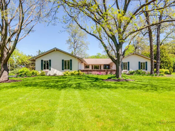 2 Acorn Dr, Hawthorn Woods, IL 60047