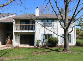 68 Crabapple Ln, Franklin Park, NJ 08823