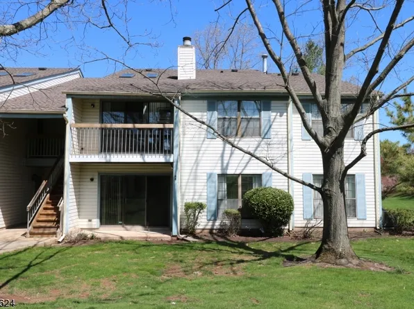 68 Crabapple Ln, Franklin Park, NJ 08823