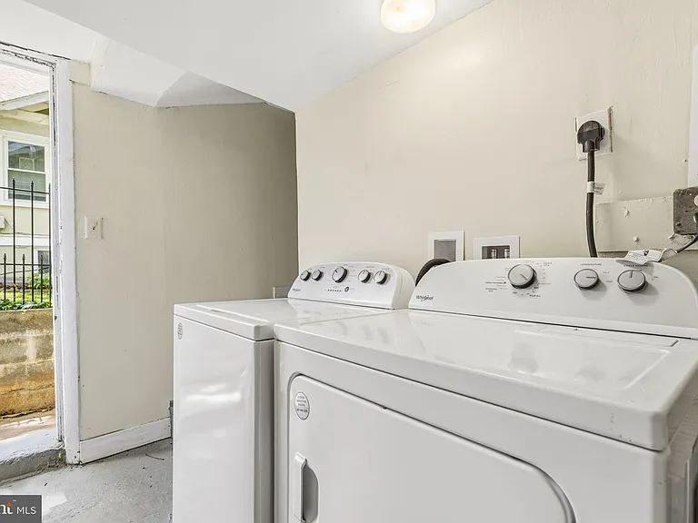 7126 Carroll Ave #4 — Photo 11