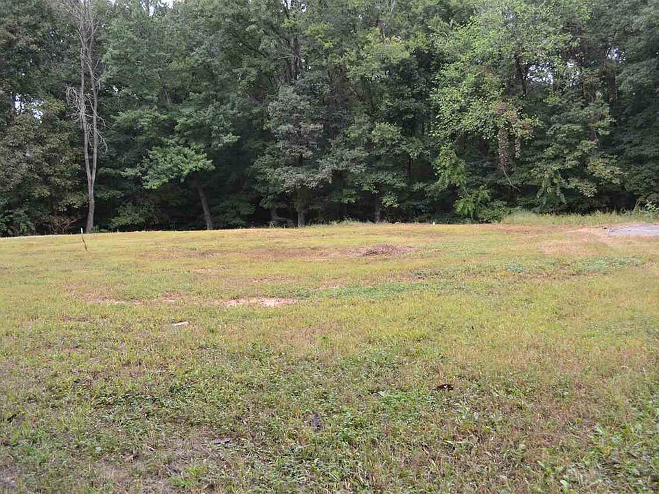 2nd image of 10 Davis Rd