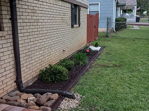 1215 W Bullock St, Denison, TX 75020