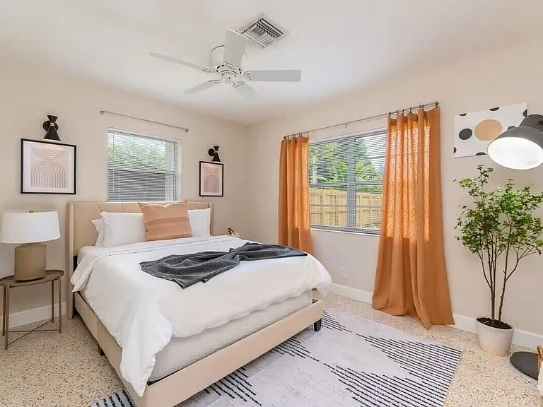 176 SE 27th Pl — Photo 14