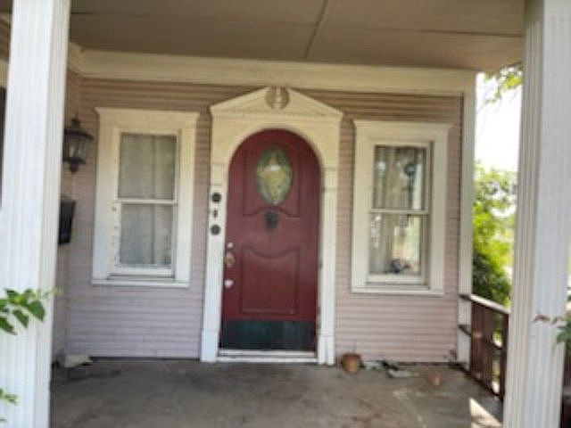 1st image of 805 S Walnut St