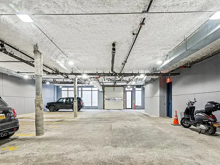 23 Menahan St #3E — Photo 11