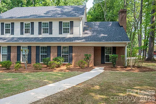100 Cabell Way Photo 1