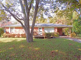 222 Plantation Rd, Fayetteville, NC 28301