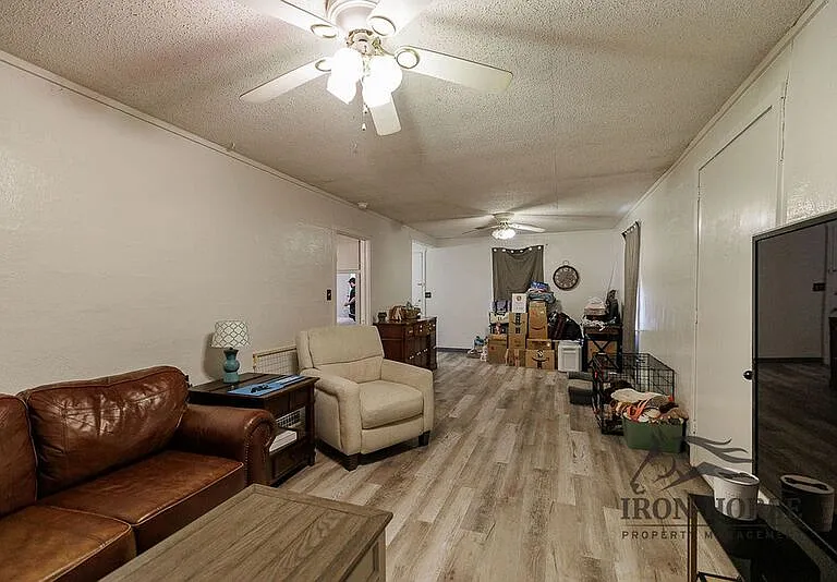 123 Hollie St — Photo 6