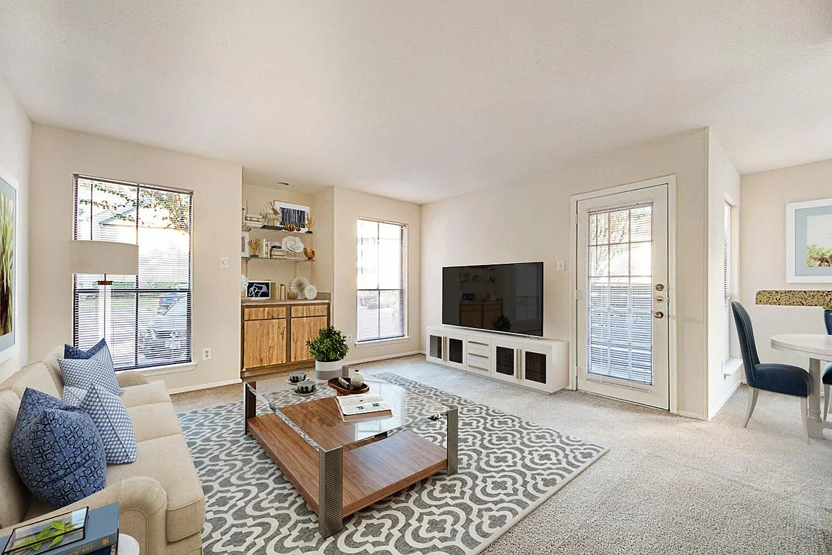 Elm Creek Apartments — Photo 4