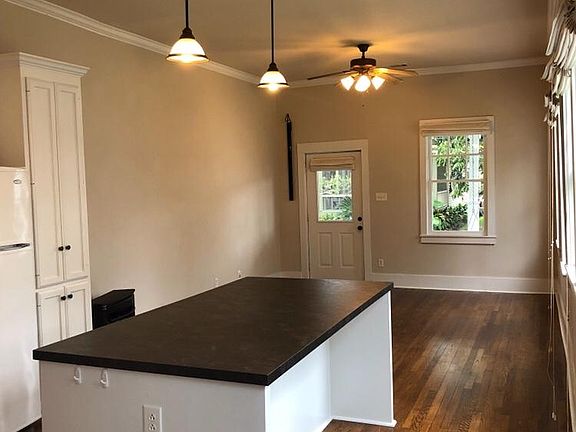 View of open floor plan toward the front entrance