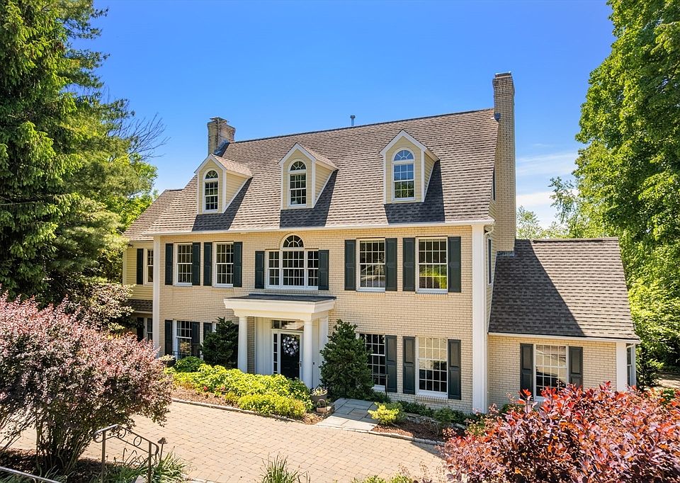 1st image of 99 Huntington Rd