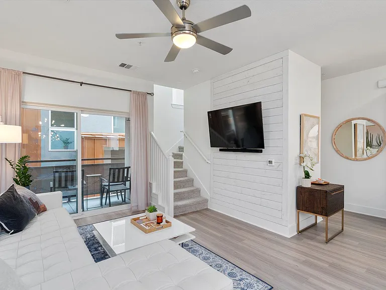 2827 Manor Rd #3102 — Photo 3
