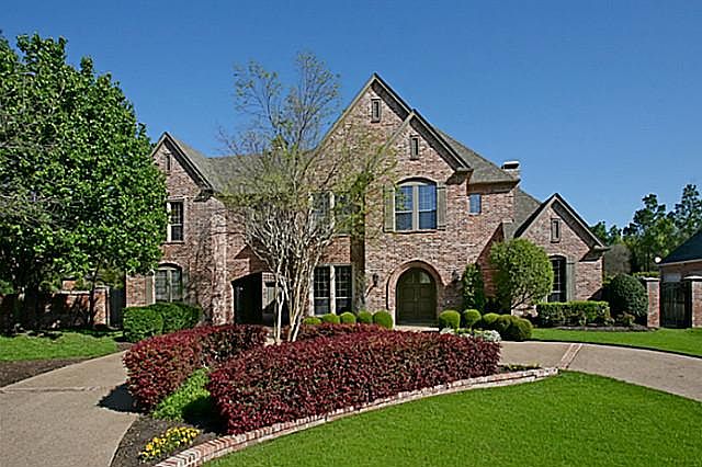 1st image of 404 Alexandria Cir