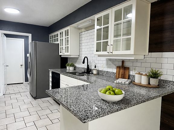 5th image of 2312 Garden Park Ct