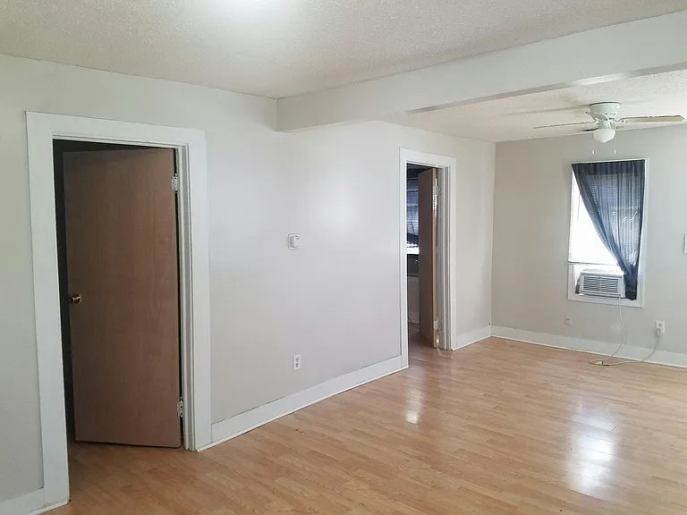 614 3rd St #3 — Photo 7