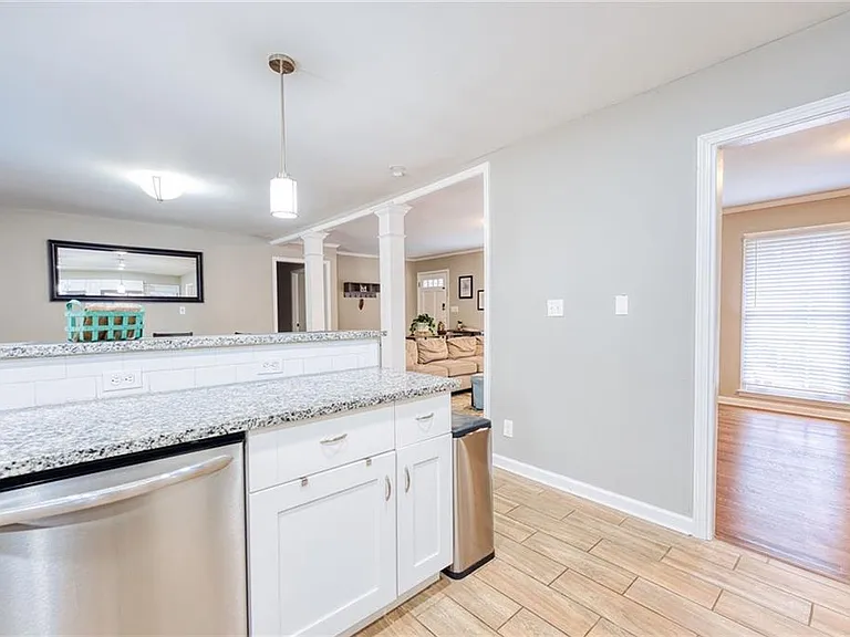 2418 Brookdale Dr NE — Photo 16