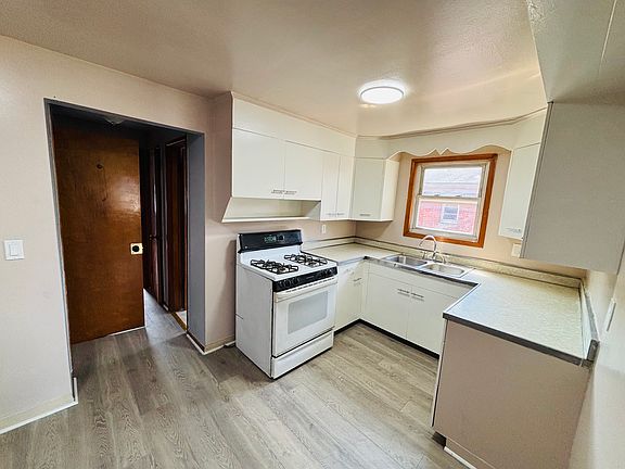 3rd image of 43 Eagan Dr APT 4