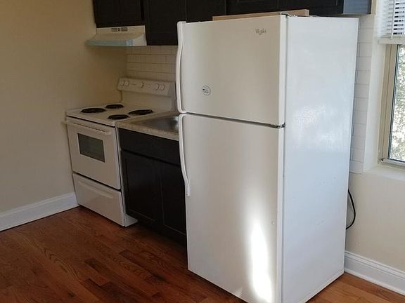 3rd image of 4585 N Elston Ave APT 208