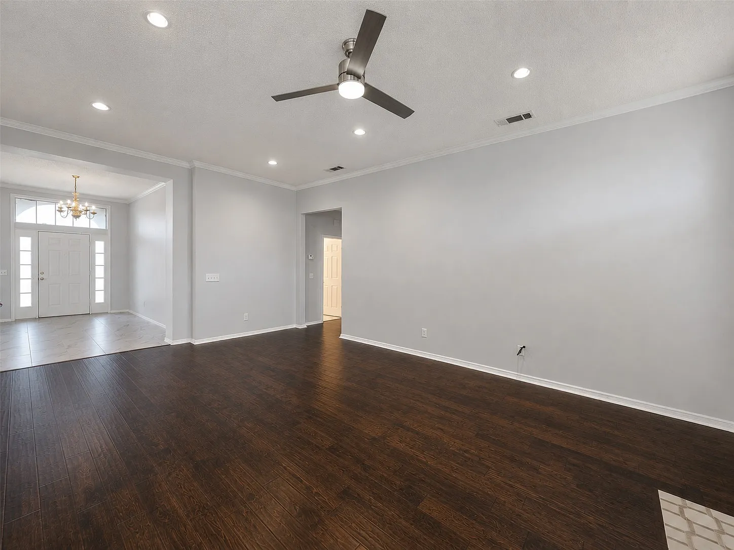 3 bed, 2222 sqft, $2,800 — Photo 4