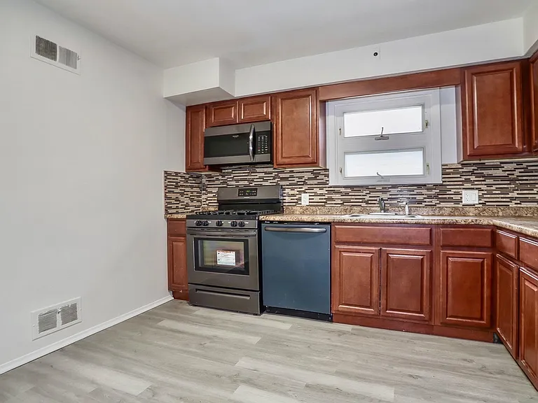 502 Avenue E #2 — Photo 16