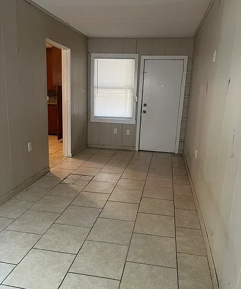 1910 Oaklawn Dr — Photo 25